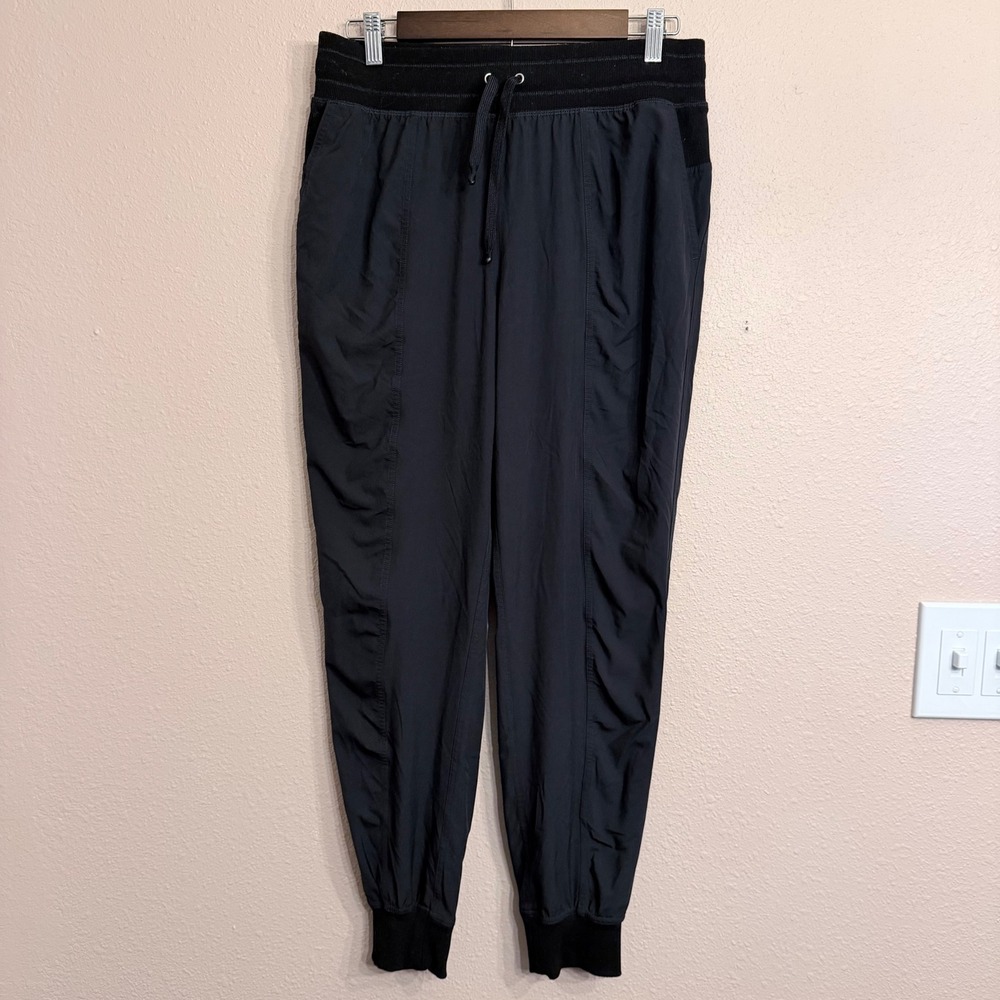 Quince Black Ultra-Stretch Performance Joggers Size M Ribbed Waist Activewear
